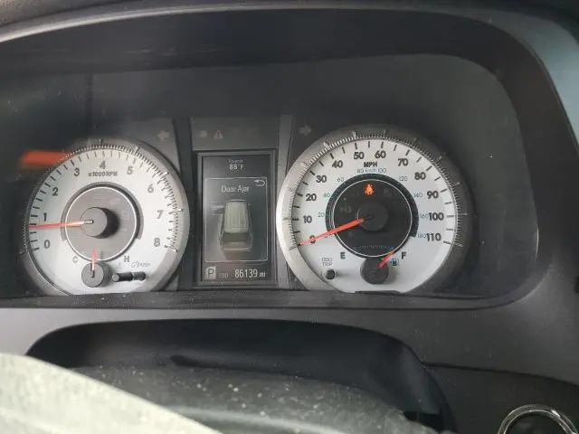 2016 TOYOTA SIENNA SE  