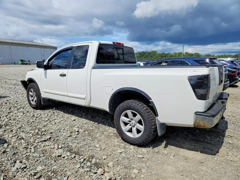 2011 NISSAN TITAN SV  