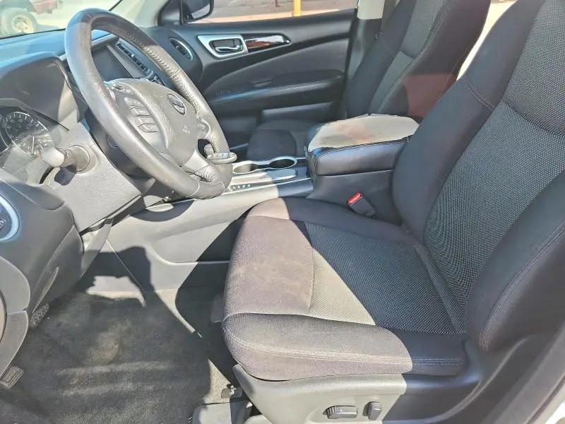 2019 NISSAN PATHFINDER SV  