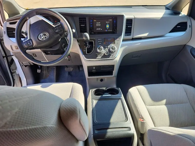 2017 TOYOTA SIENNA LE 8-PASSENGER  