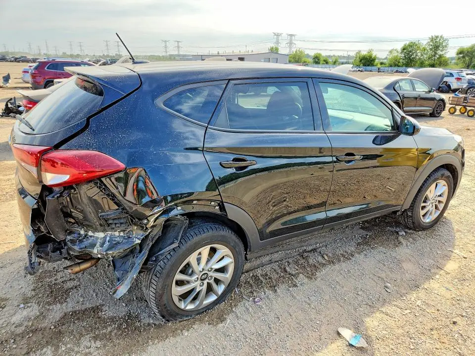 2017 HYUNDAI TUCSON SE  