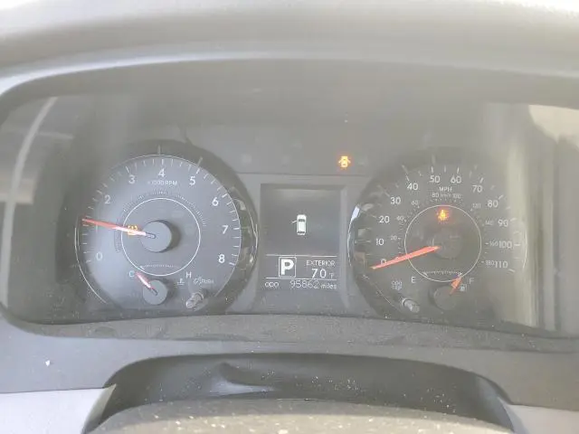 2017 TOYOTA SIENNA LE  