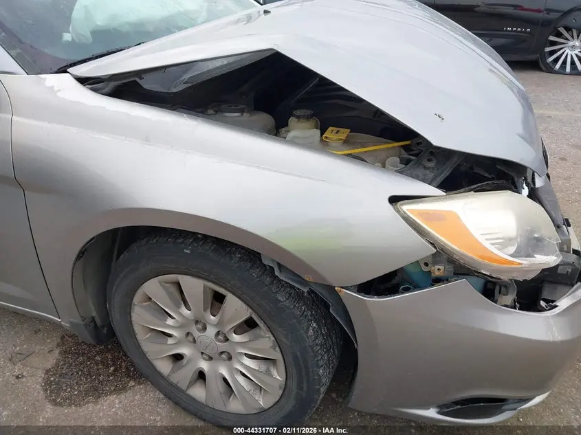 2014 CHRYSLER 200 LX