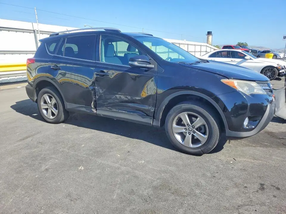 2015 TOYOTA RAV4 XLE  