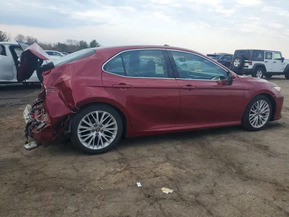 2018 TOYOTA CAMRY XLE  