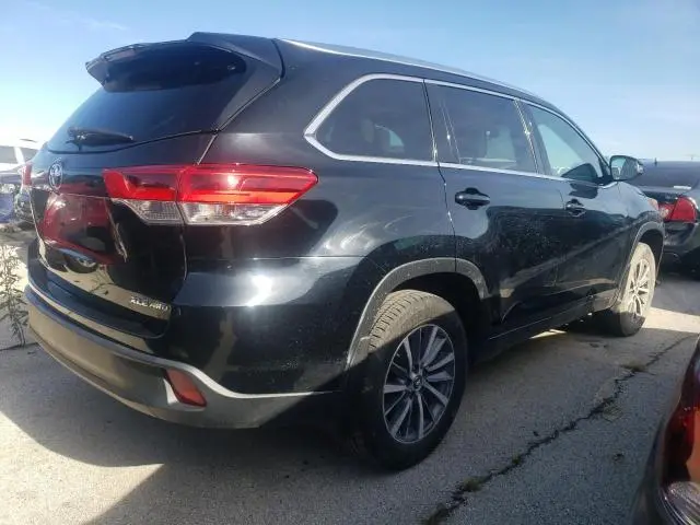2017 TOYOTA HIGHLANDER SE  