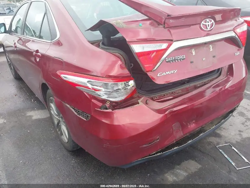 2016 TOYOTA CAMRY SE