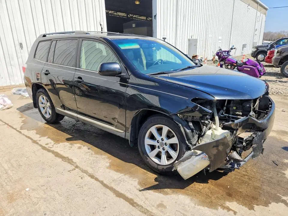 2012 TOYOTA HIGHLANDER SE  
