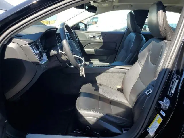 2020 VOLVO S60 T5 MOMENTUM  