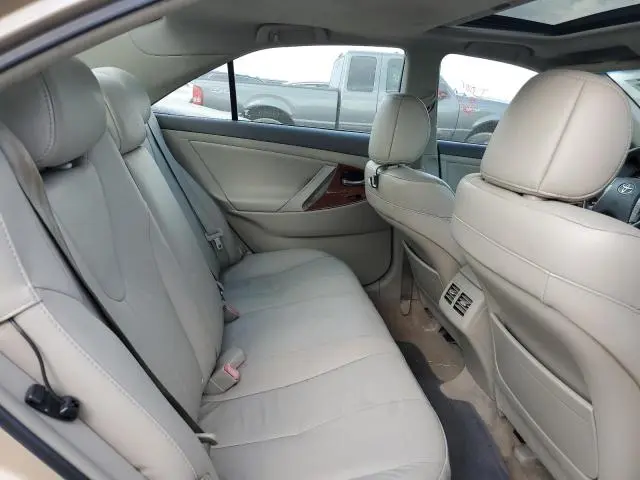 2010 TOYOTA CAMRY SE  