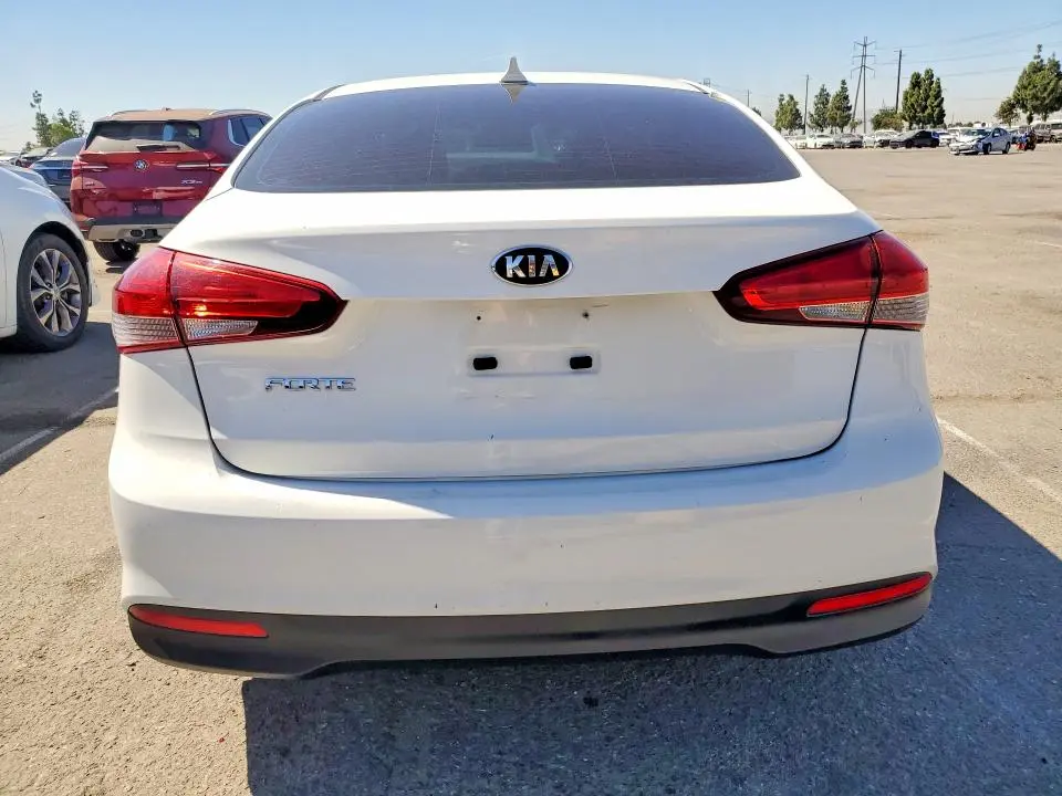 2017 KIA FORTE LX  