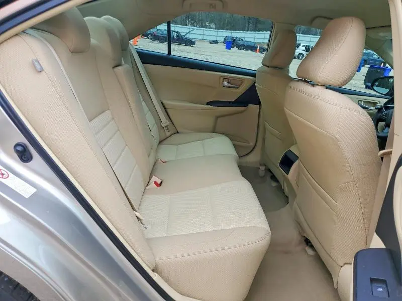 2015 TOYOTA CAMRY LE  