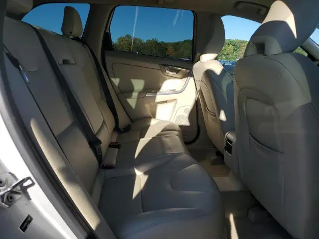 2015 VOLVO XC60 T5 PLATINUM  