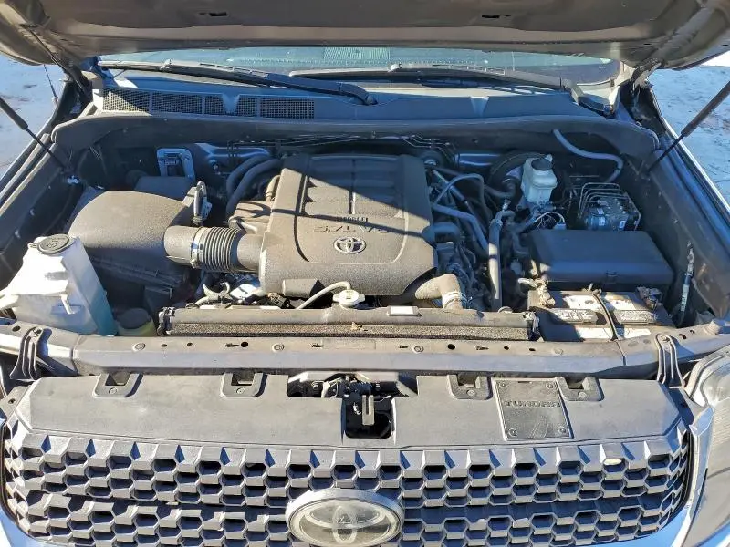2018 TOYOTA TUNDRA CREWMAX SR5  