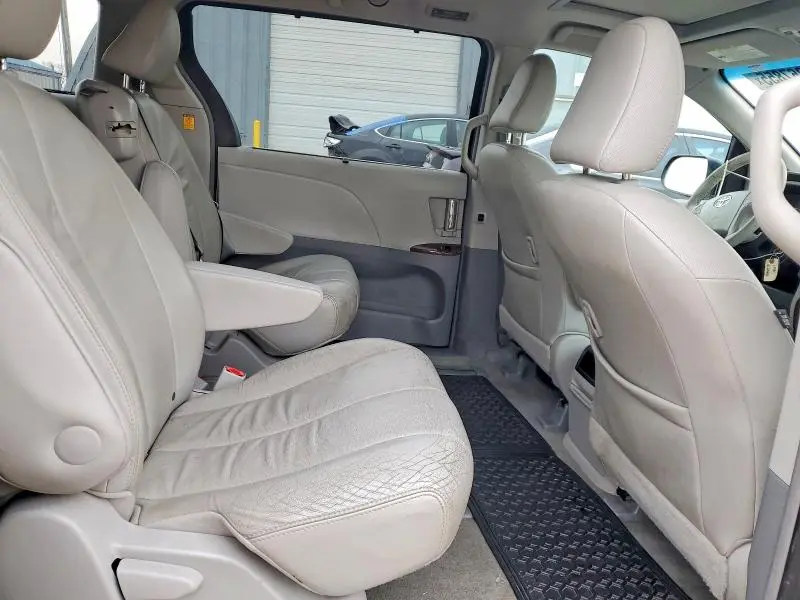 2012 TOYOTA SIENNA XLE 8-PASSENGER  