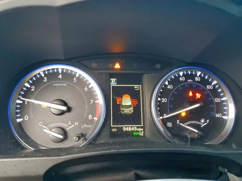 2017 TOYOTA HIGHLANDER SE  