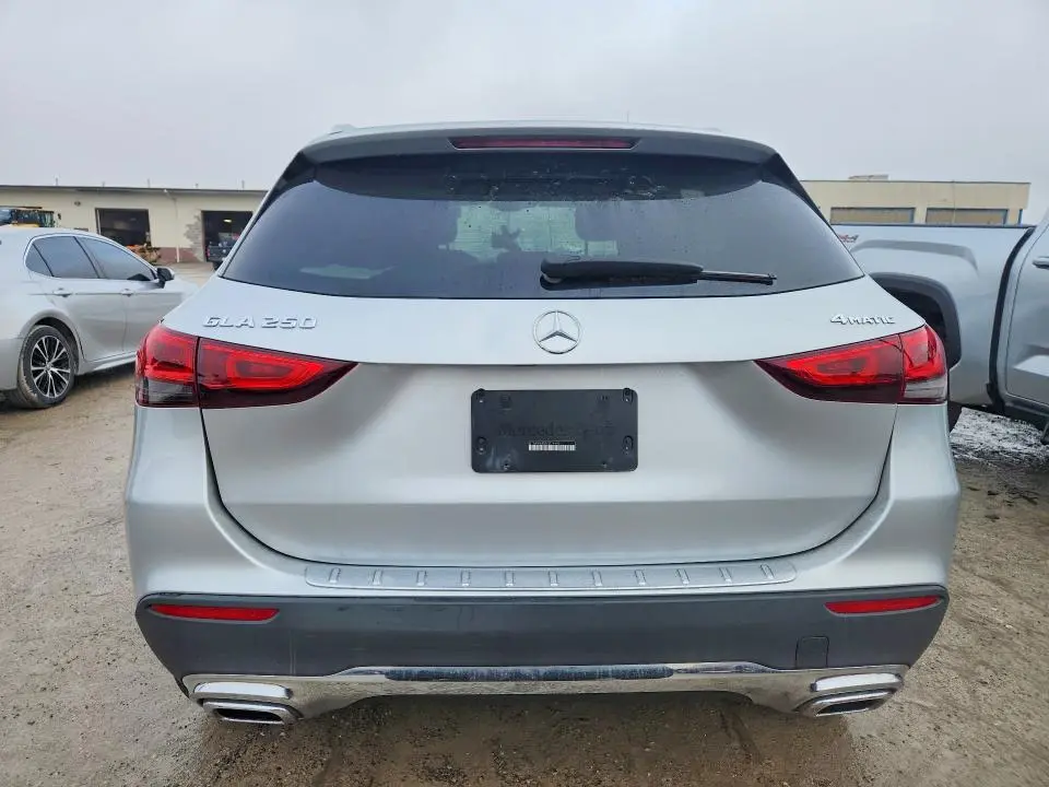 2021 MERCEDES-BENZ GLA 250 4MATIC  