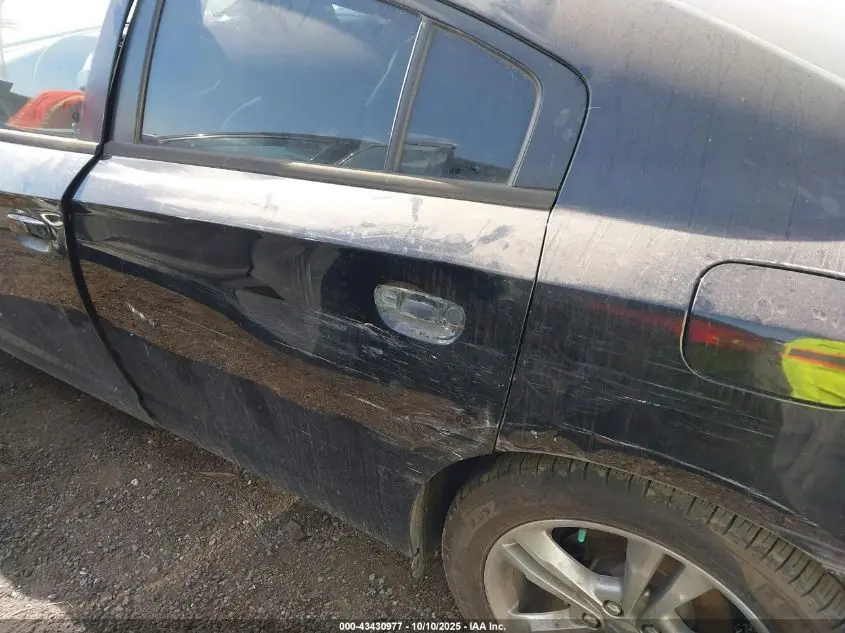 2013 DODGE CHARGER SXT