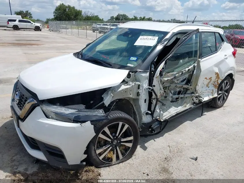 2020 NISSAN KICKS SR XTRONIC CVT