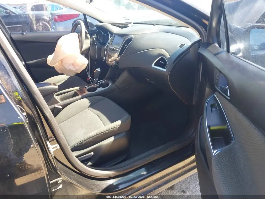 2017 CHEVROLET CRUZE LT AUTO