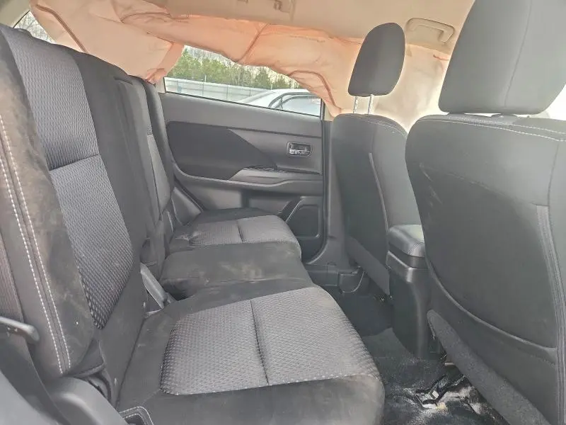 2018 MITSUBISHI OUTLANDER ES  