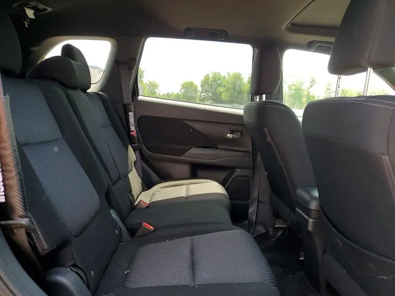 2018 MITSUBISHI OUTLANDER SE  