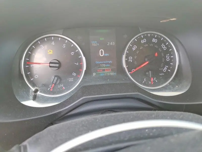 2020 TOYOTA RAV4 LE  