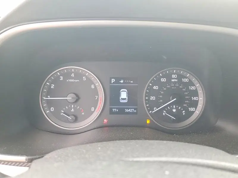2021 HYUNDAI TUCSON SE  