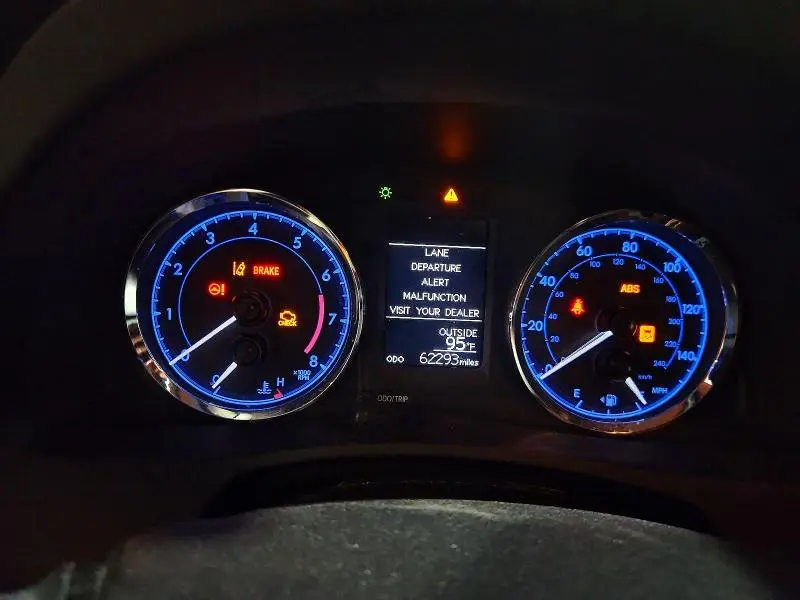2017 TOYOTA COROLLA LE  