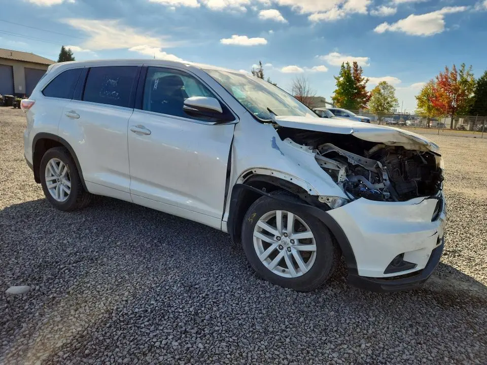 2014 TOYOTA HIGHLANDER LE  