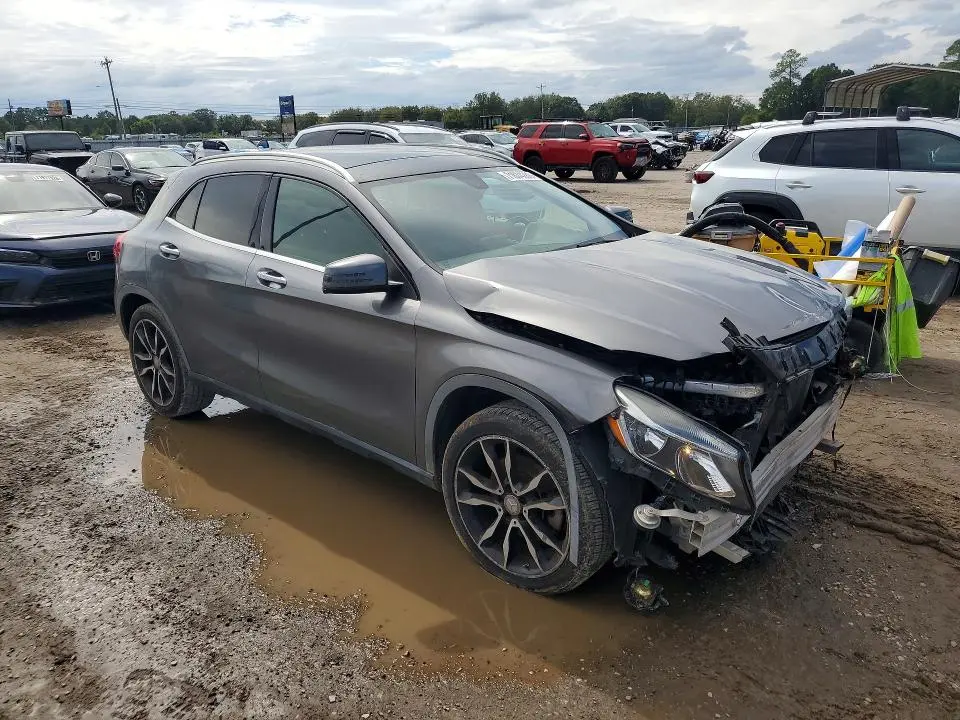 2015 MERCEDES-BENZ GLA 250  