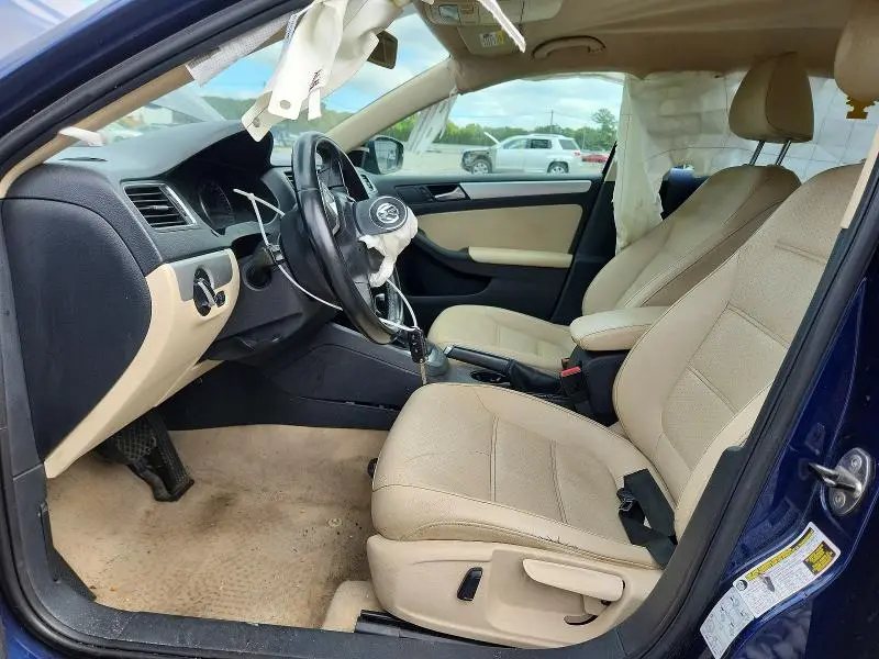 2013 VOLKSWAGEN JETTA SE  