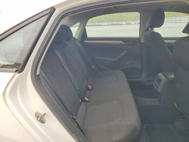 2014 VOLKSWAGEN PASSAT S  