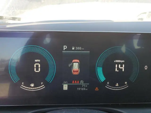 2025 HYUNDAI TUCSON SE  
