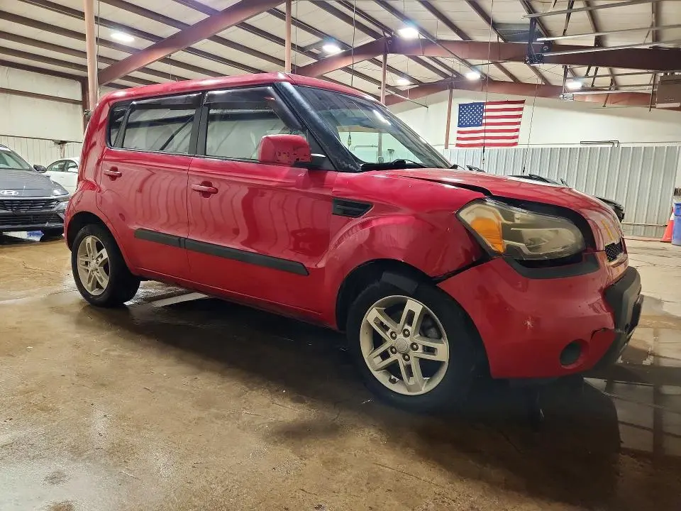 2011 KIA SOUL +  