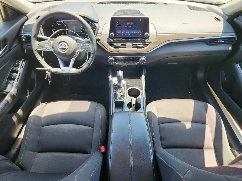 2023 NISSAN ALTIMA SV  
