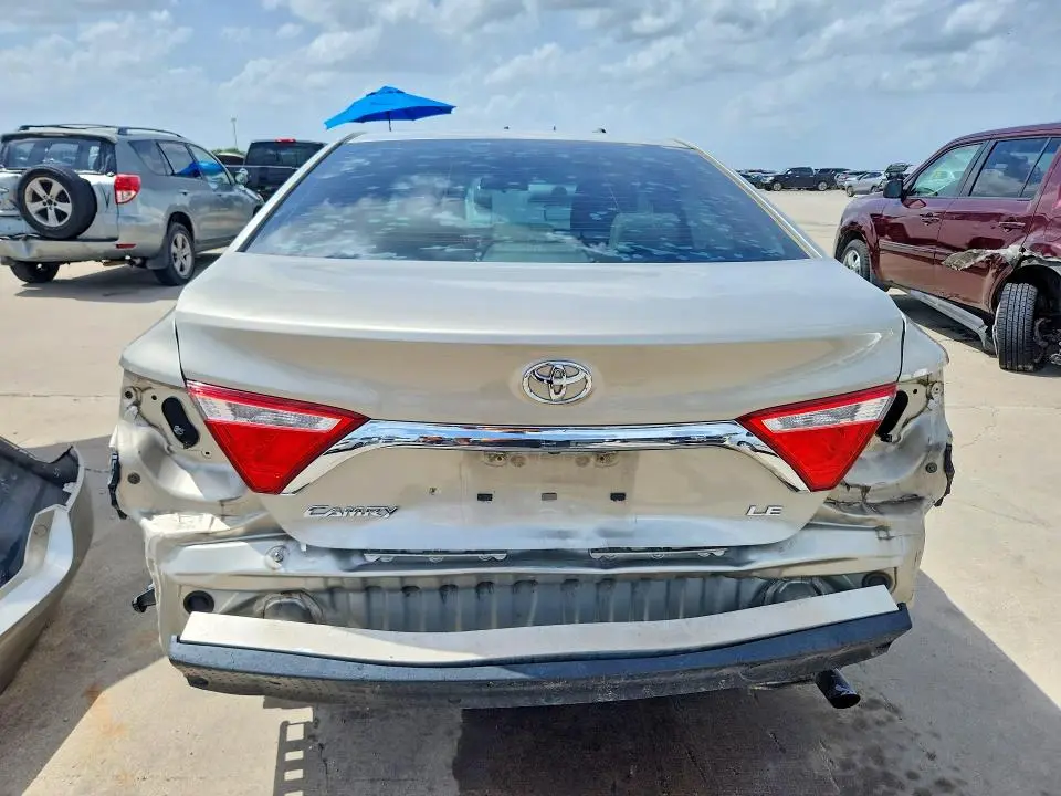 2015 TOYOTA CAMRY LE  