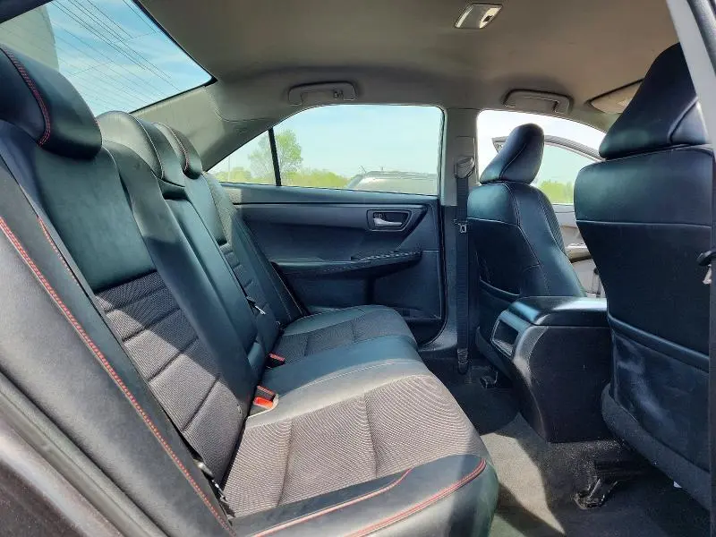 2017 TOYOTA CAMRY SE  