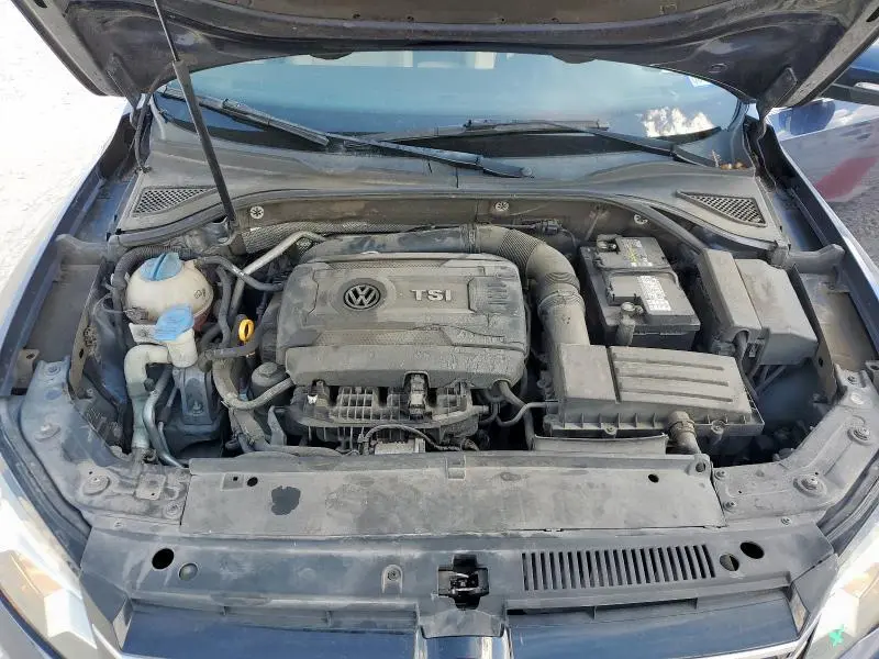 2015 VOLKSWAGEN PASSAT S  