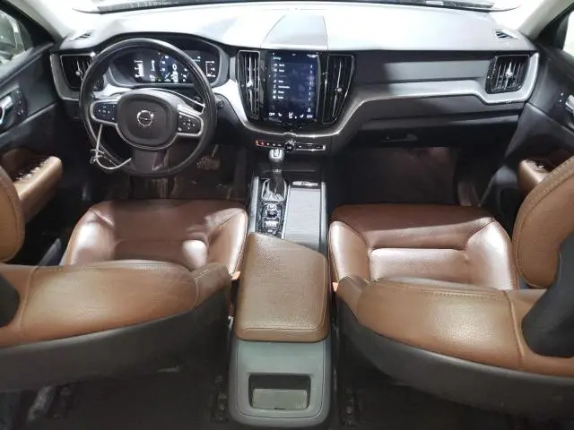 2018 VOLVO XC60 T5  