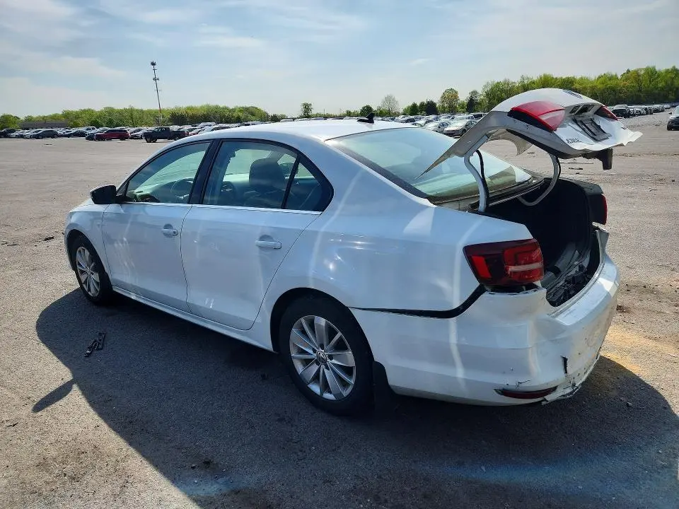 2016 VOLKSWAGEN JETTA SE  