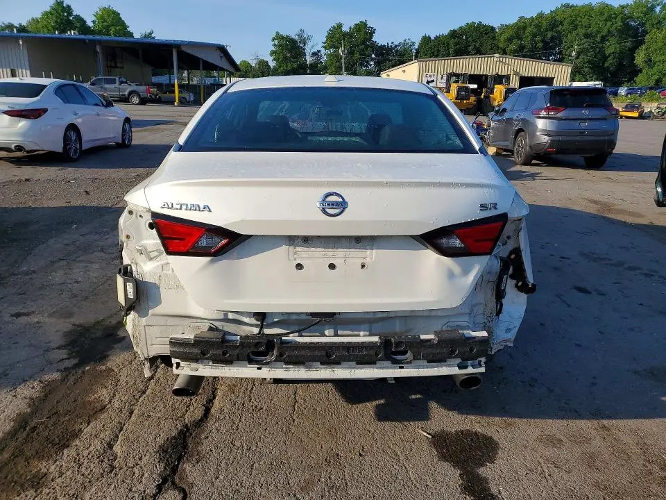 2021 NISSAN ALTIMA SR  