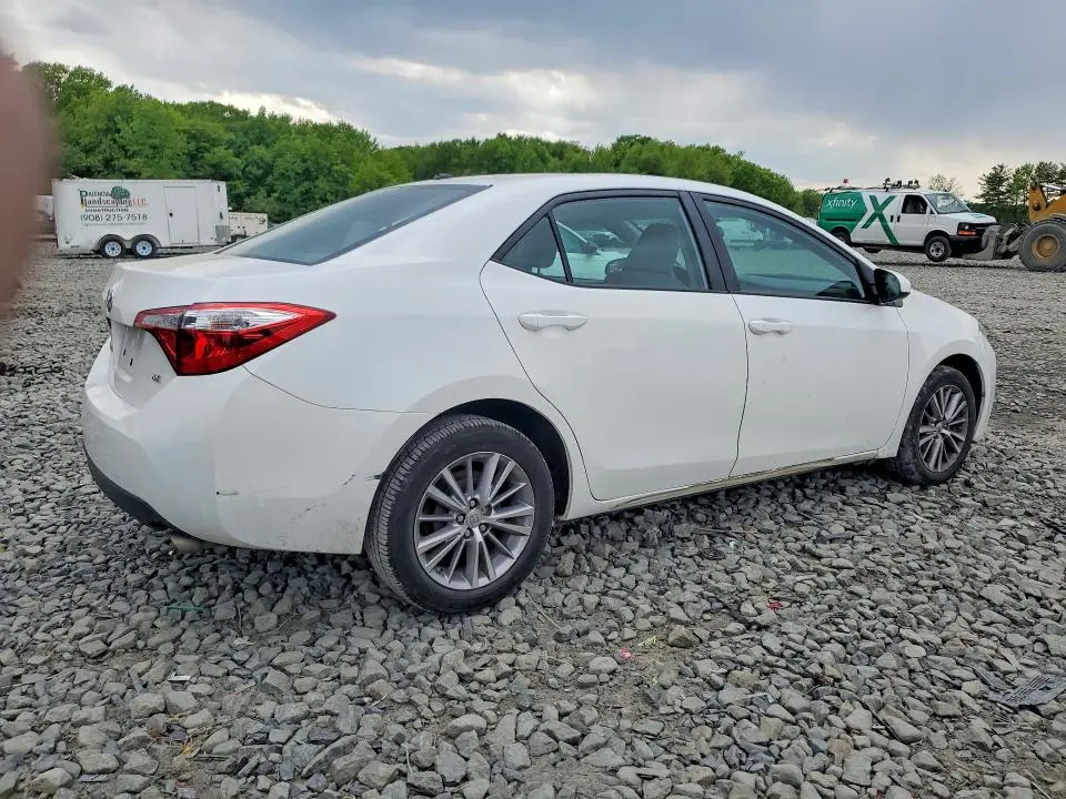 2015 TOYOTA COROLLA LE PLUS  