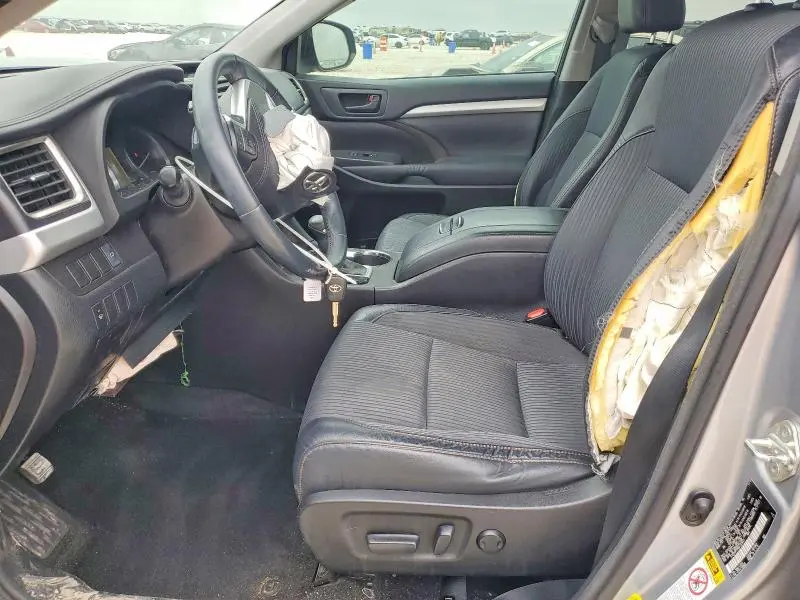 2016 TOYOTA HIGHLANDER LE PLUS  