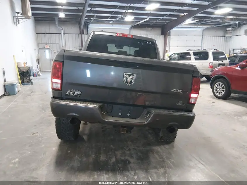 2017 RAM 1500 EXPRESS  4X4 5'7 BOX