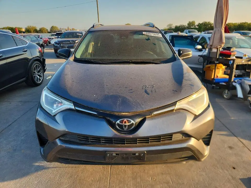 2018 TOYOTA RAV4 LE  