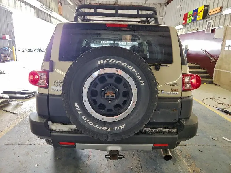 2010 TOYOTA FJ CRUISER   