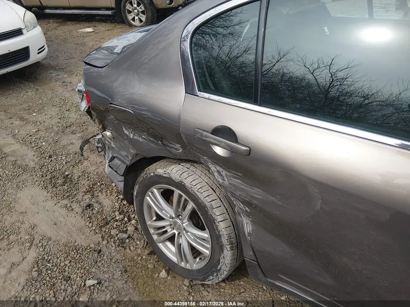 2011 INFINITI G37X  
