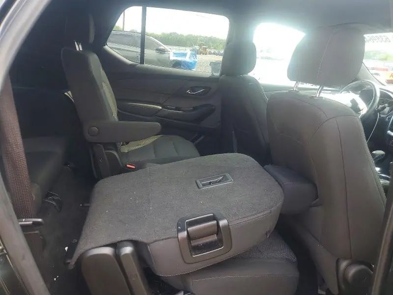 2023 CHEVROLET TRAVERSE LT  