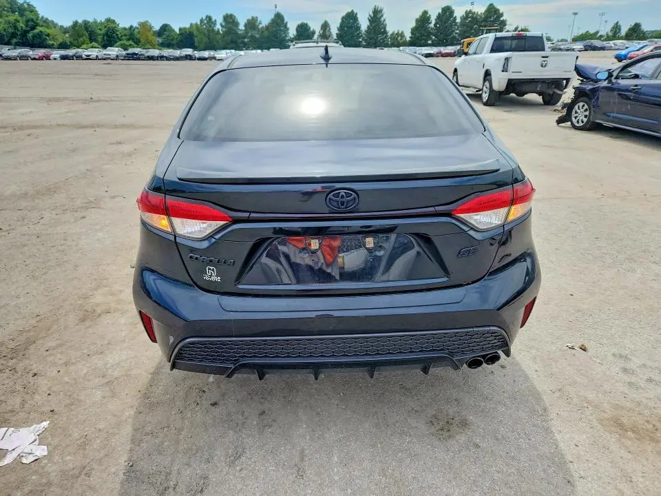 2021 TOYOTA COROLLA SE  